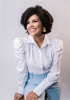 خانه day care home teacher image 2